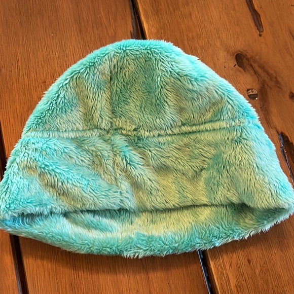 Softest winter beanie for tots. Youth Junior SM - Picture 2 of 2